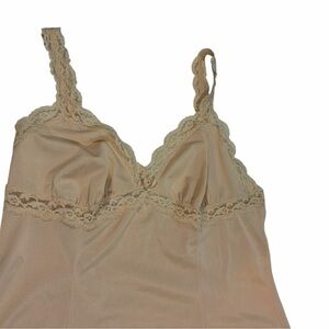 Olga Women’s Night gown size 36/Large nylon Beige